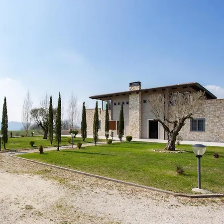 Santoro Al Paradiso Verde, Intera Con Piscina * Caiazzo