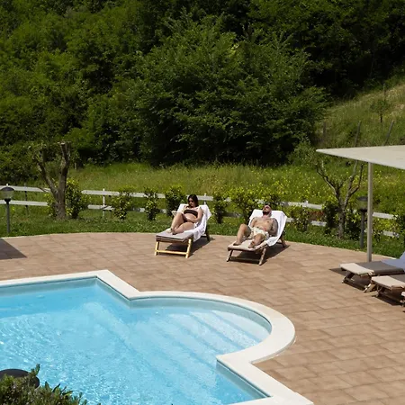 Santoro Al Paradiso Verde, Intera Con Piscina * Caiazzo