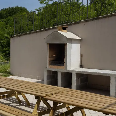 Santoro Al Paradiso Verde, Intera Con Piscina Villa Caiazzo