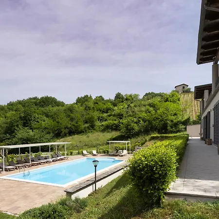 Santoro Al Paradiso Verde, Intera Con Piscina *