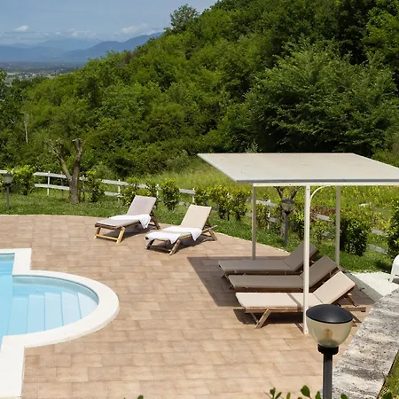 Santoro Al Paradiso Verde, Intera Con Piscina *