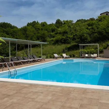 Santoro Al Paradiso Verde, Intera Con Piscina Caiazzo