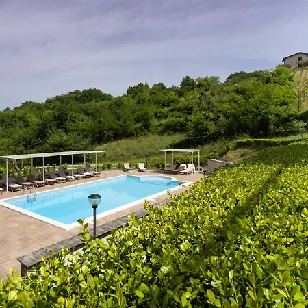 Santoro Al Paradiso Verde, Intera Con Piscina Caiazzo