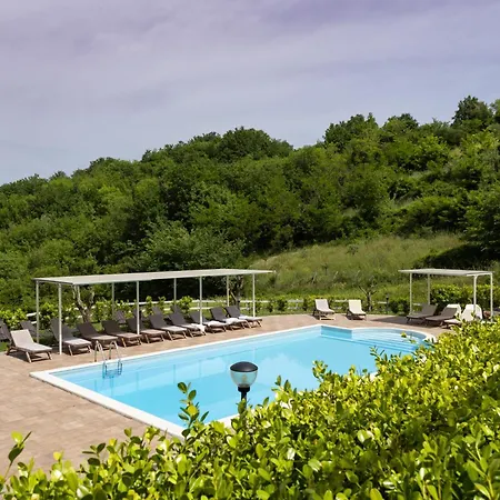 Santoro Al Paradiso Verde, Intera Con Piscina Villa