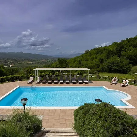 Santoro Al Paradiso Verde, Intera Con Piscina