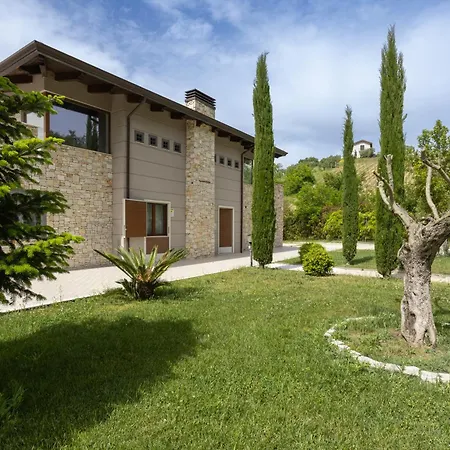 Santoro Al Paradiso Verde, Intera Con Piscina Villa Caiazzo