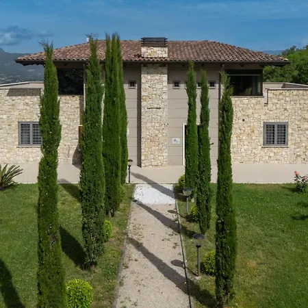 Santoro Al Paradiso Verde, Intera Con Piscina * Caiazzo