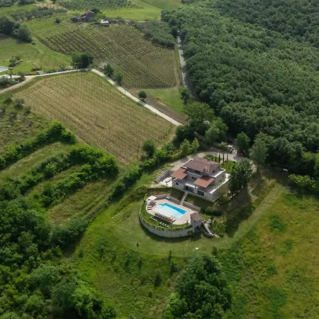 Santoro Al Paradiso Verde, Intera Con Piscina Villa