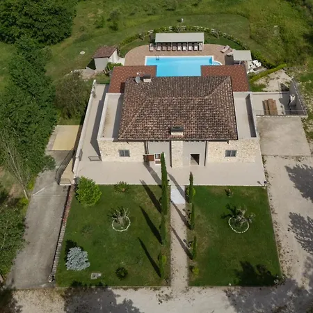 Villa Santoro Al Paradiso Verde, Intera Con Piscina