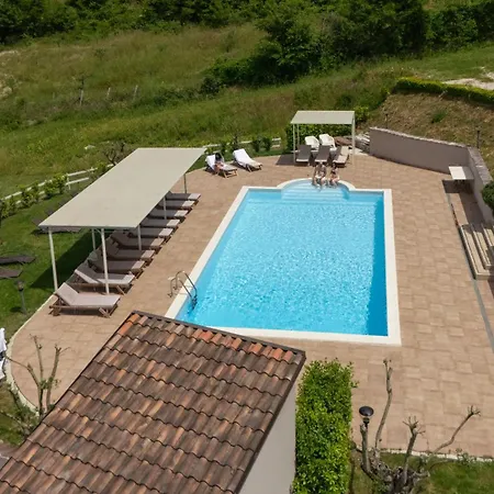 Villa Santoro Al Paradiso Verde, Intera Con Piscina Caiazzo